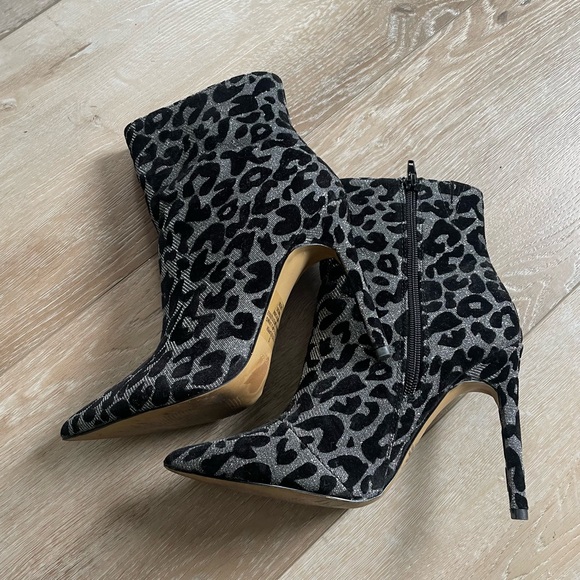 Express Gray Black Heeled Boots with Leopard Print and Stiletto Heel - Picture 2 of 6